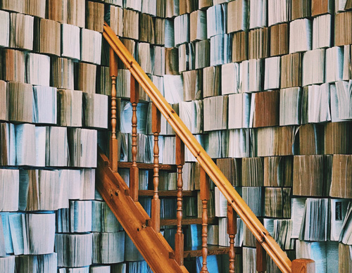 Bücherregal